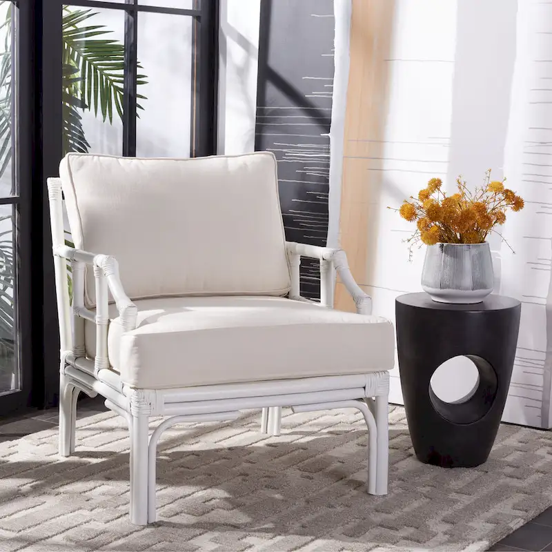 SAFAVIEH Maudie Rattan Accent Chair - 27.6 W x 31.5 L x 31.5 H - 28Wx32Dx32H