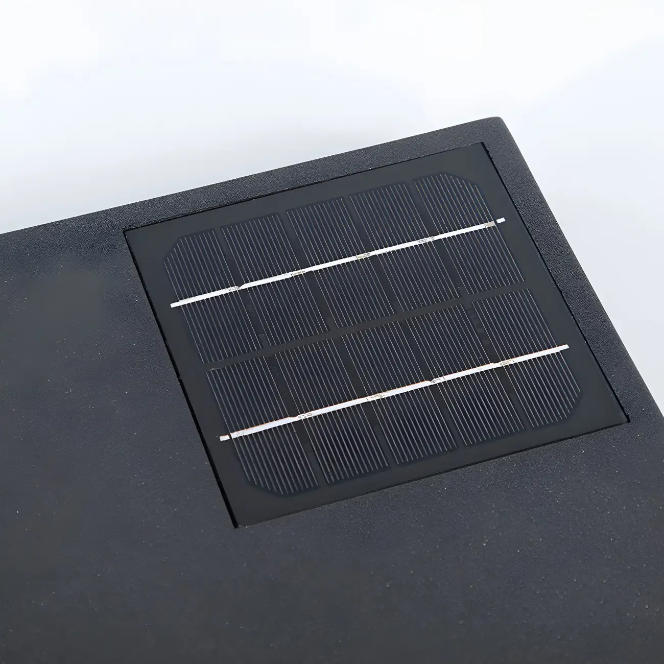 Designed Eave Simple Black Metal Post Cap Light