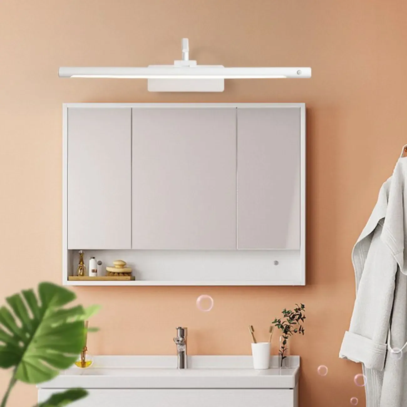 Stylish Metal Linear Natural Light LED Bathroom Vanity Light