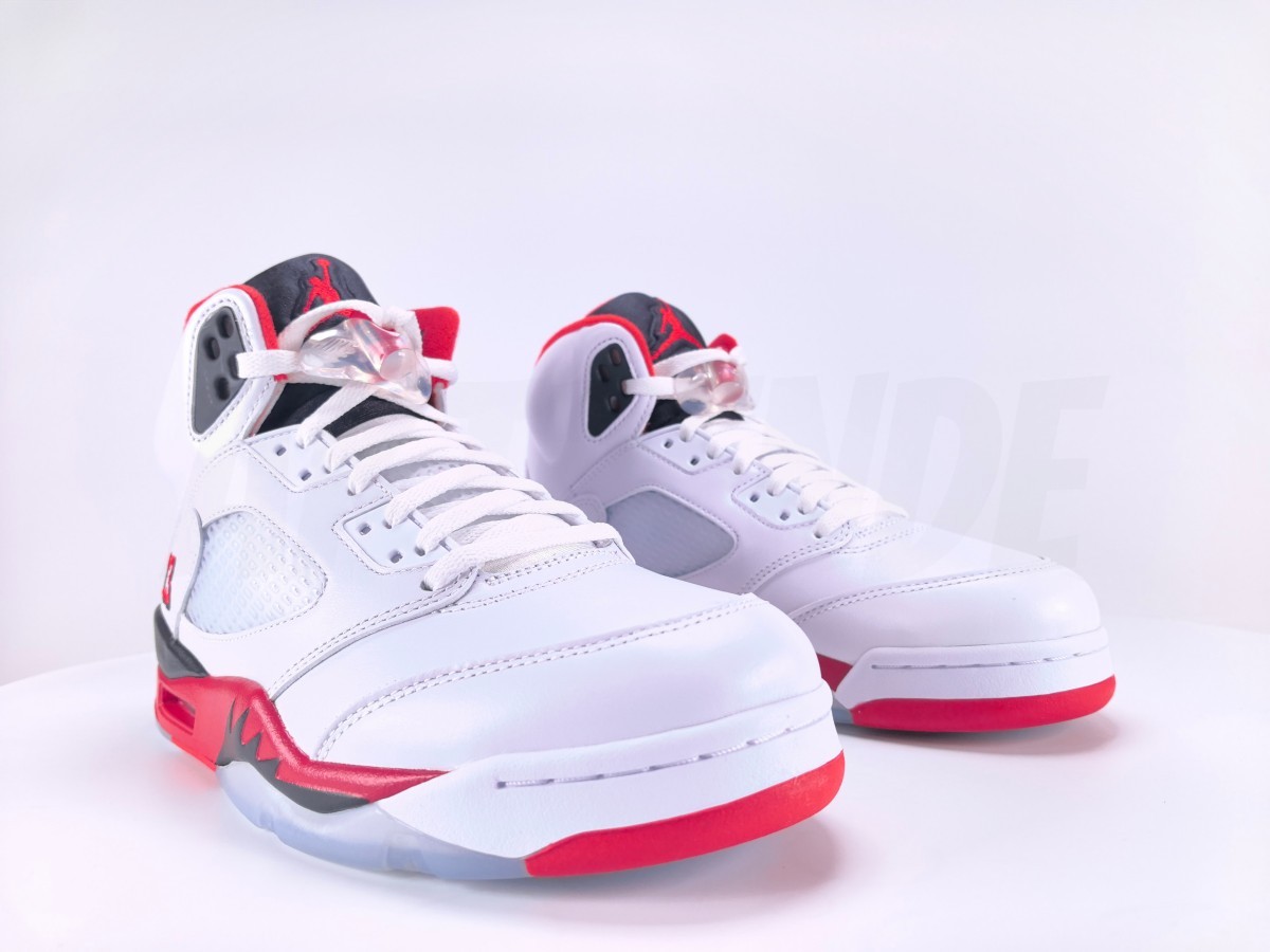 Jordan 5 Retro Fire Red Black Tongue (2025) - Aktrende