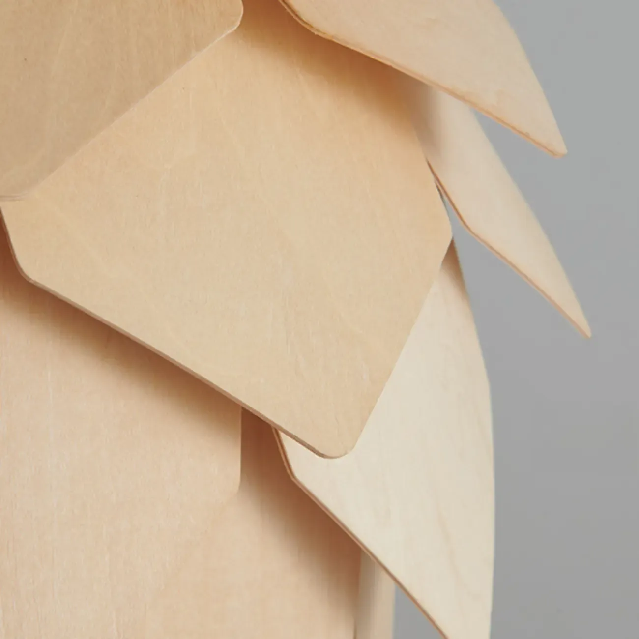 Exquisite Solid Wood Pine Cone Pendant Light Hanging Lamp