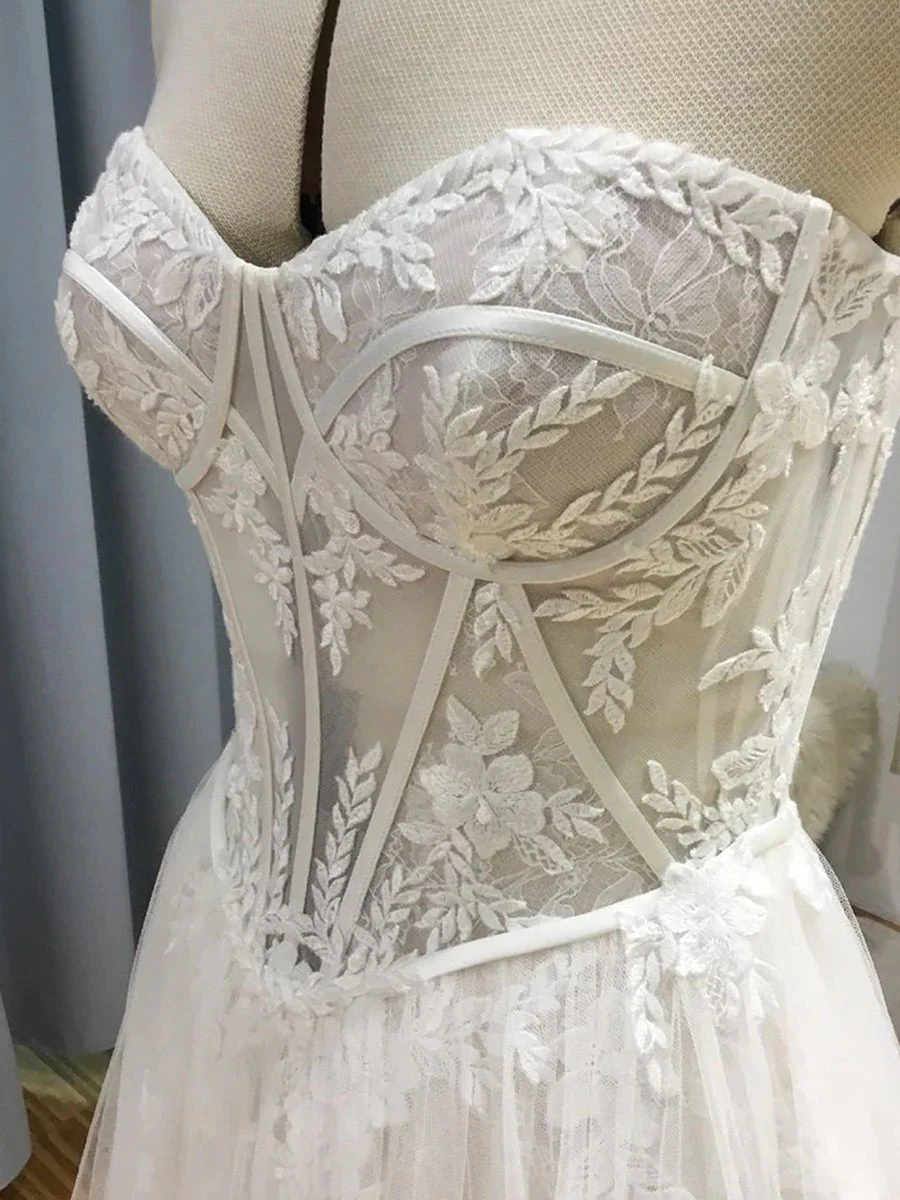 Charming A-Line Strapless Tulle Lace Wedding Dresses