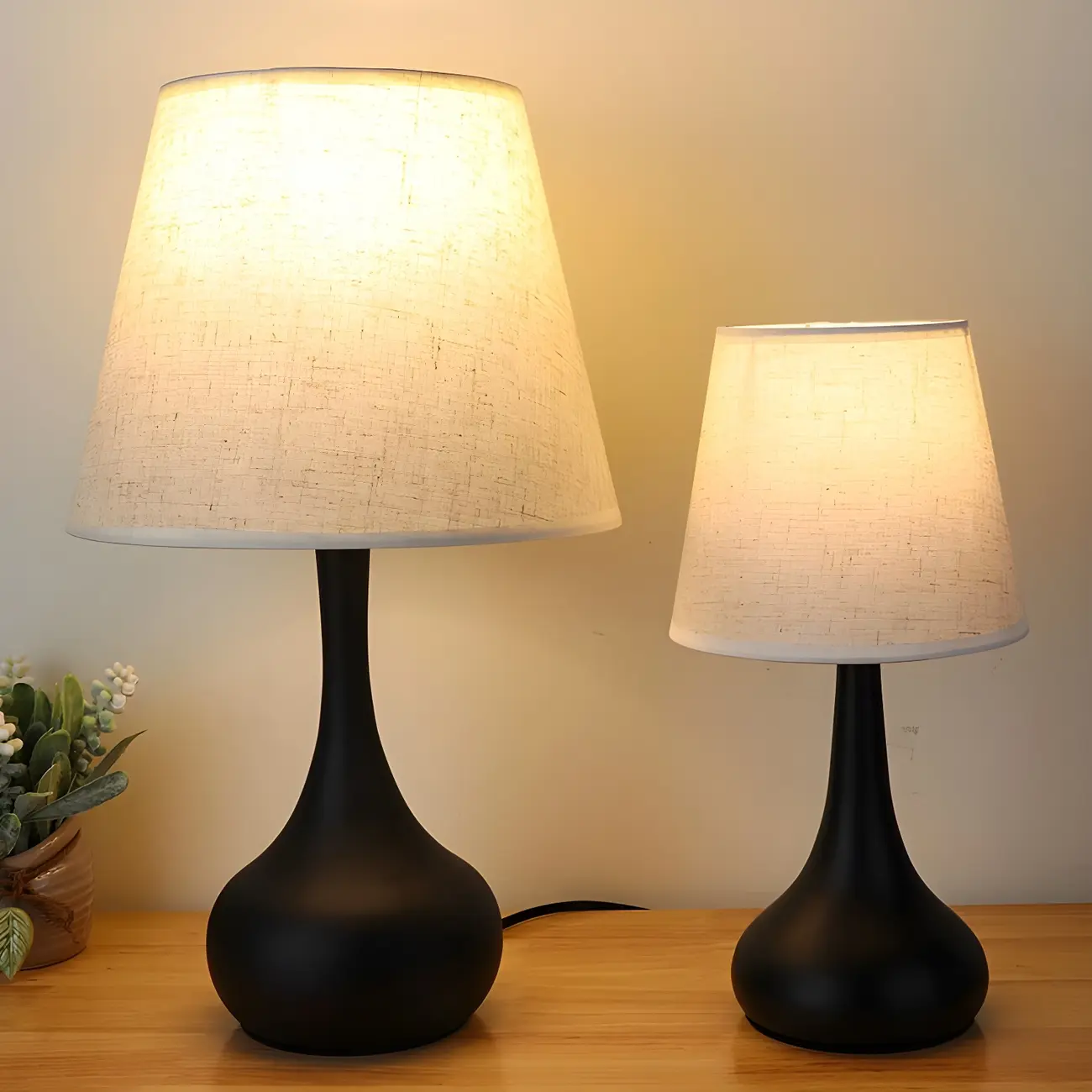 Bedside Elegant Black/White Metal Fabric Table Lamp