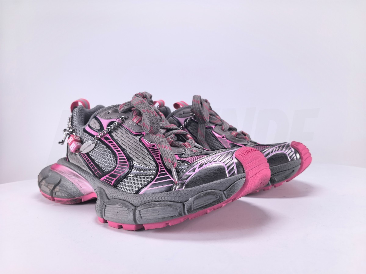 Balenciaga 3XL Gradient Sneaker With Charms - Aktrende