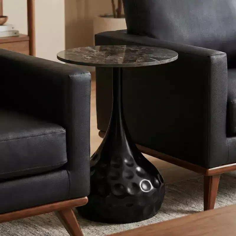 LeisureMod Hada 15 Round Sintered Stone Side Table, Modern Artisan Hammered Metal Pedestal Accent End Table Luxury Marble Style Table for Living Room