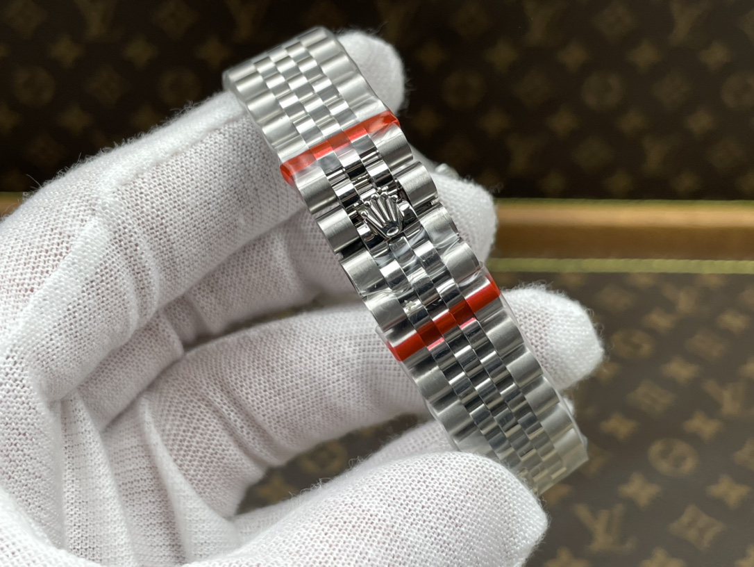 Rolex Datejust Jubilee bracelet clasp detail replica
