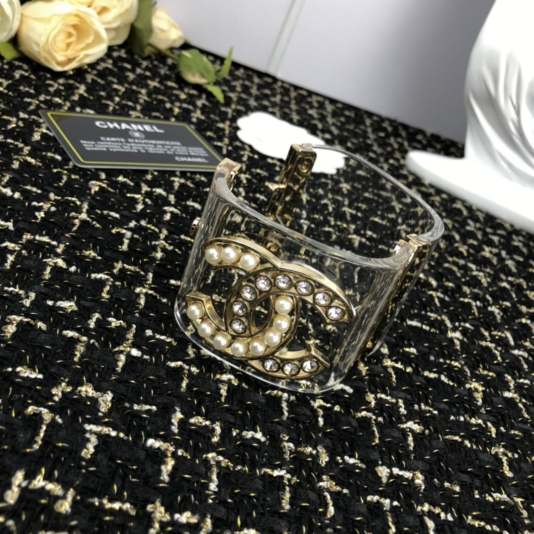 CCS166 Chanel Large Chunky acrylic bracelet - ccjewelryacc