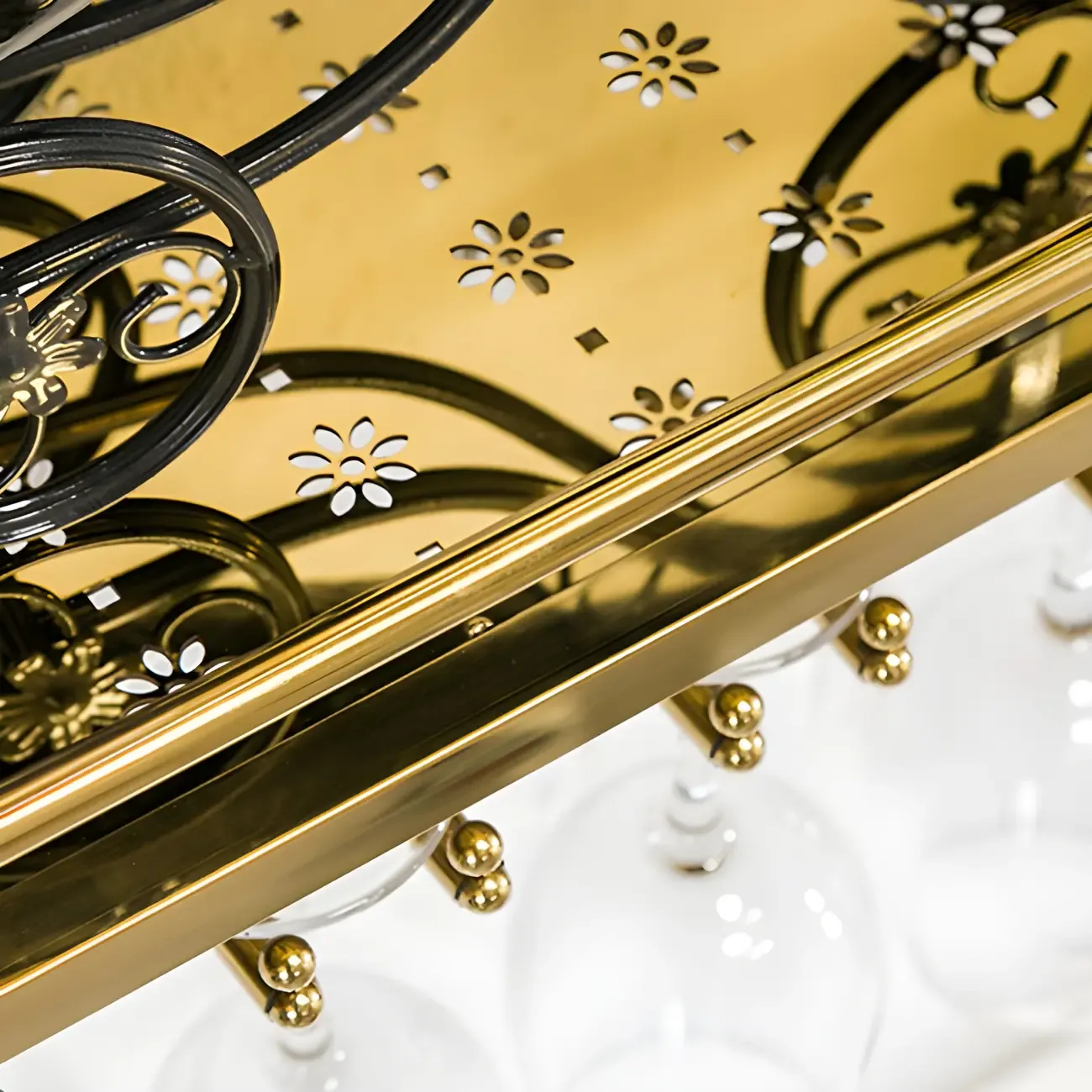 Luxury Metal Gold Wall-Mounted Open Wine Rack