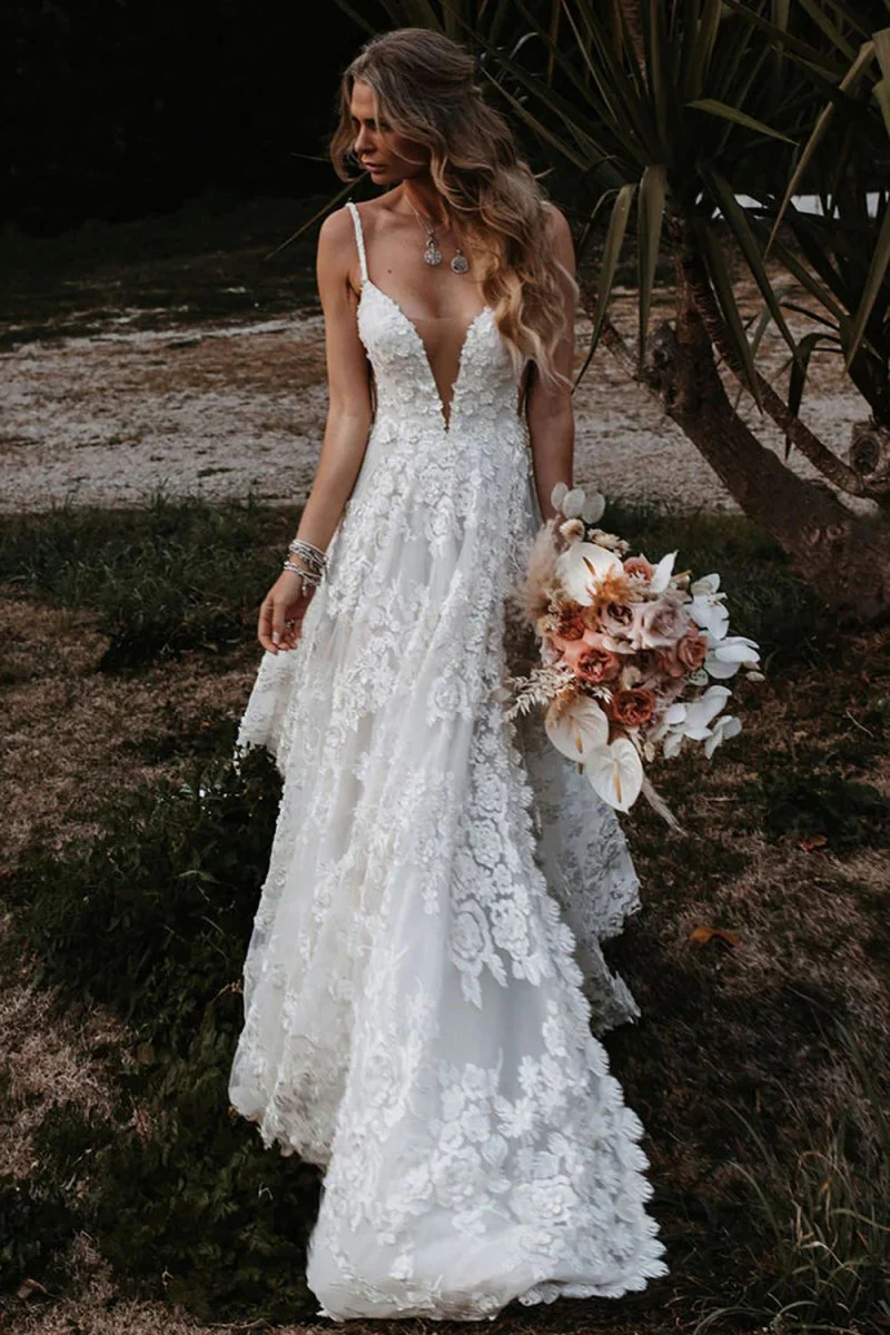 White Boho A-Line Lace Wedding Dress with Appliques