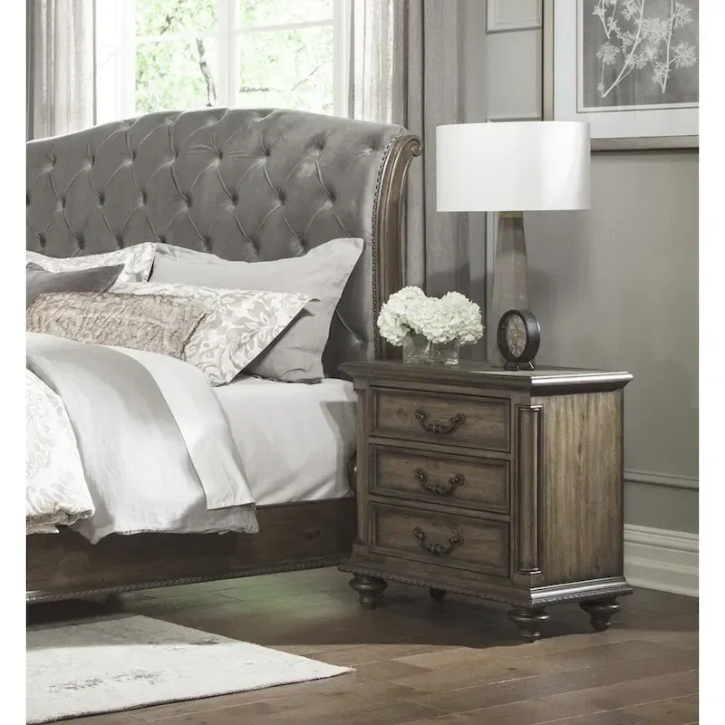 Traditional Bedroom Set 3pc Button-Tufted Formal Bed and Two Nightstands