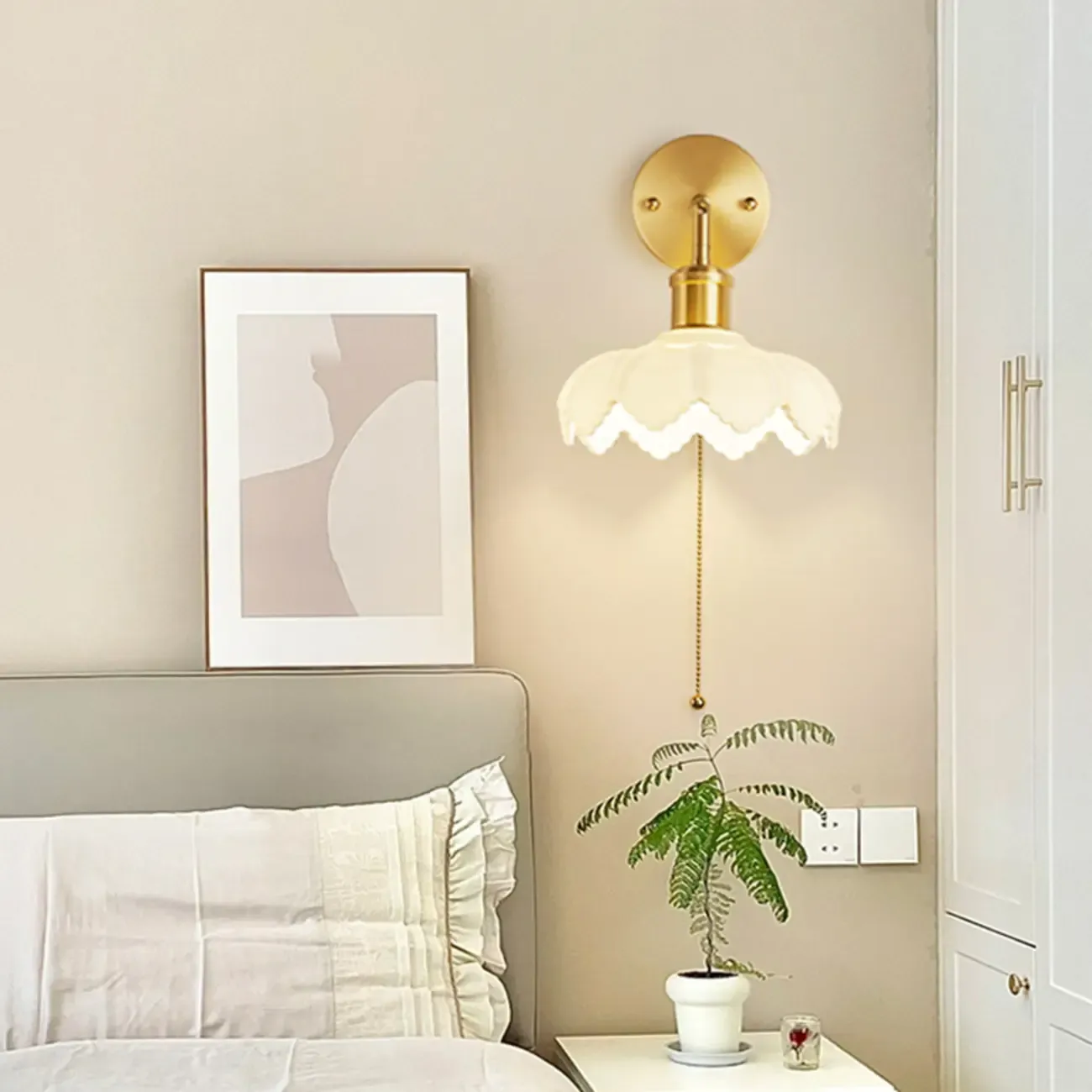 Elegant Brass Wall Sconce with Pull Chain for Bedroom Decor