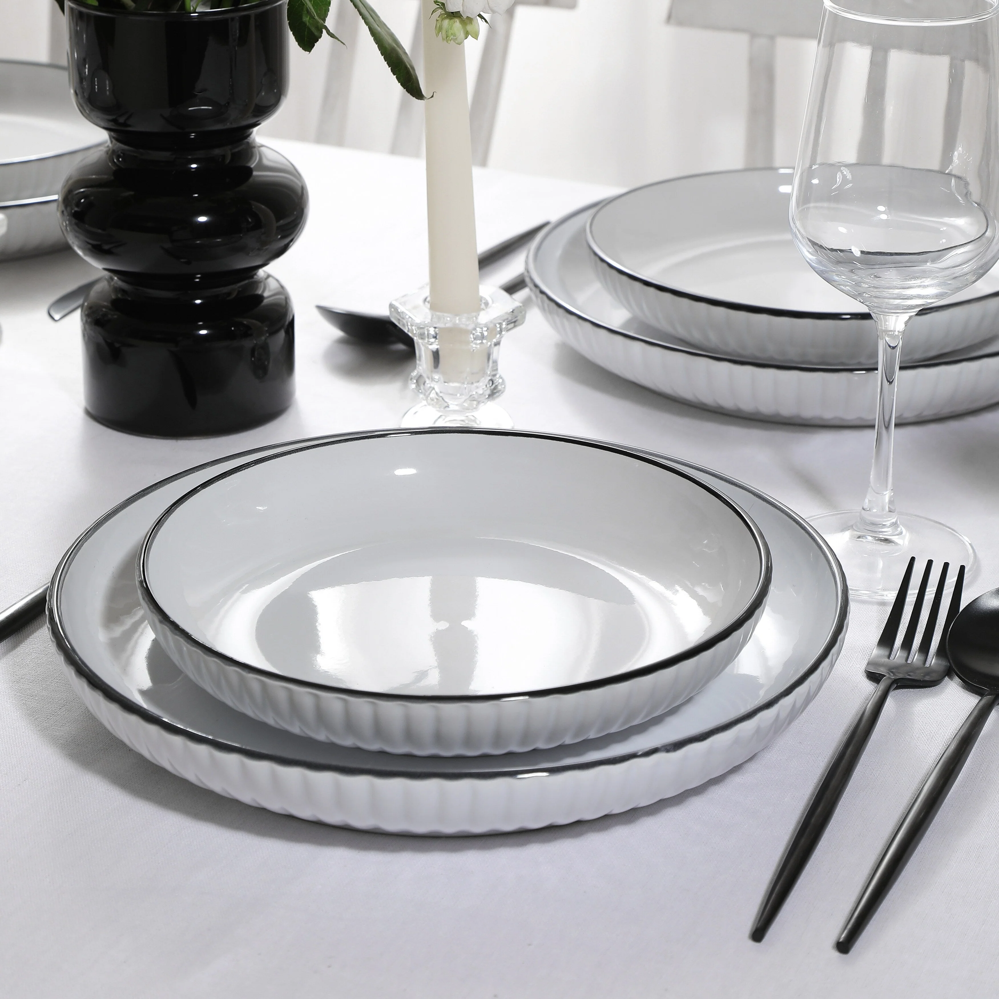 Christian Siriano Lustra Stoneware Dinnerware Set
