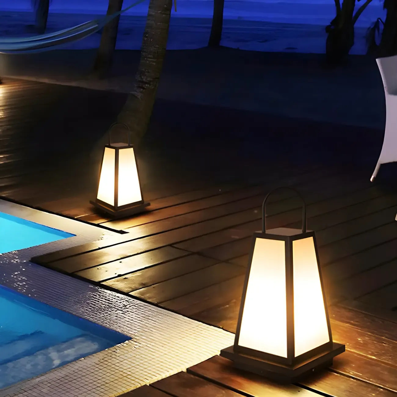 Black Metal Conical Post Cap Light with Handle