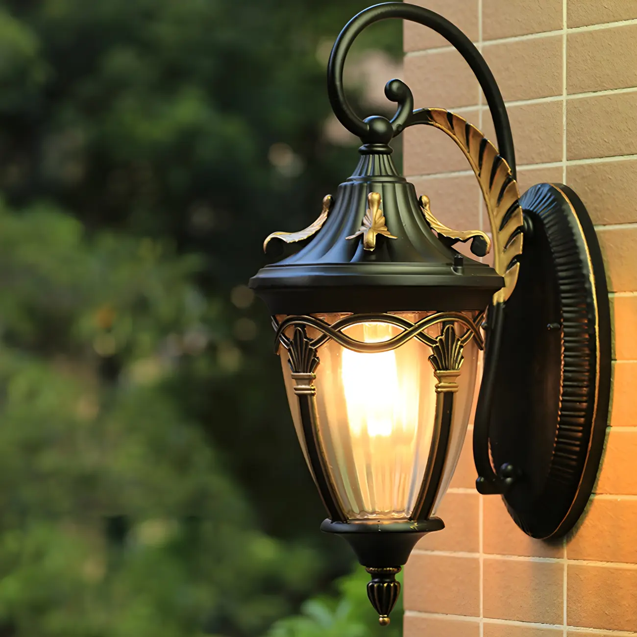 Waterproof Vintage Outdoor Bronze Wall Lantern Sconce