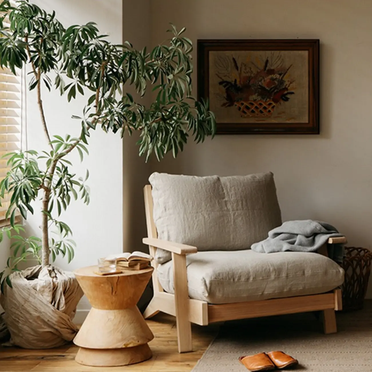 Small Round Modern Pine Wood Side Table with Drum Base