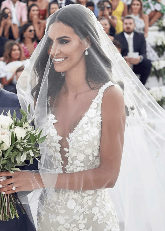 V-Neck Backless Floral Lace Appliques Wedding Dresses with Mermaid Train