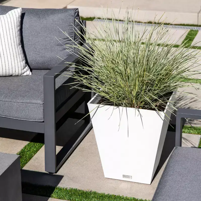 Veradek Pure Series Nobleton Plastic Planter