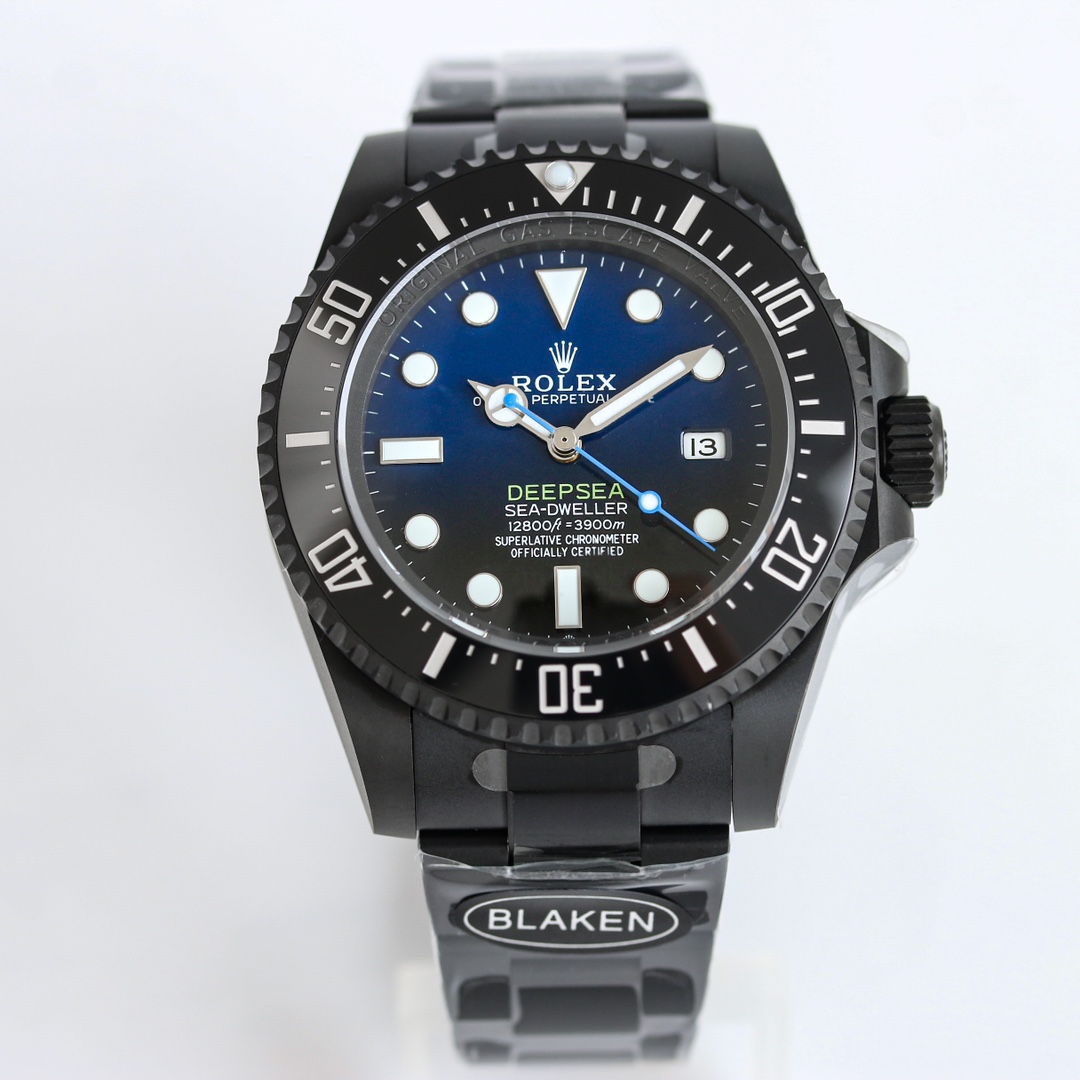 Rolex Deepsea Sea-Dweller copie modifiée Blaken, vue frontale