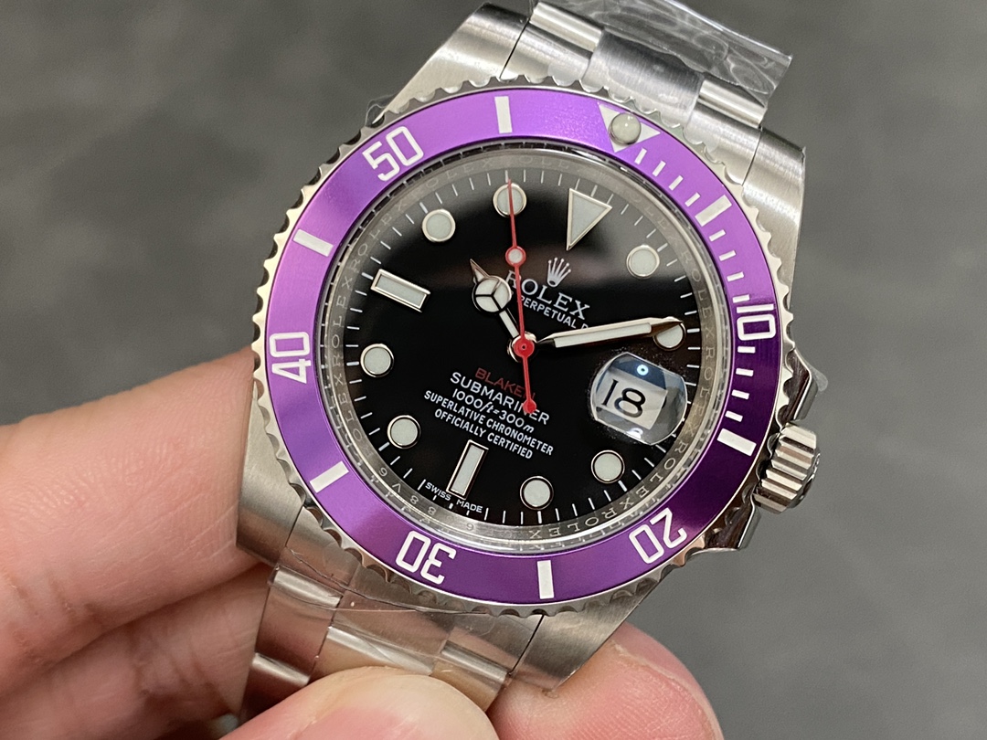 Rolex Submariner replica with purple bezel black dial and red second hand