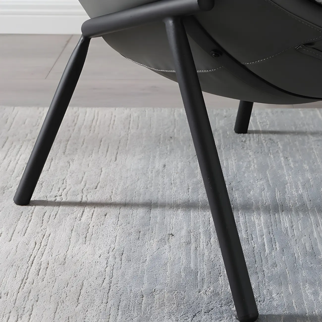 Modern Fabric Lounge Chair in Green with Cushioned Seat