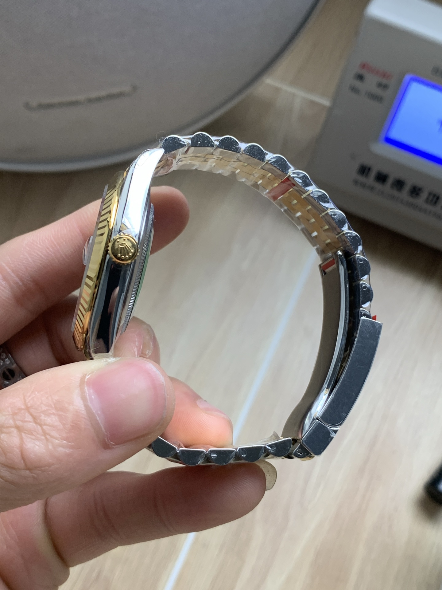 Rolex Datejust case profile and crown side view