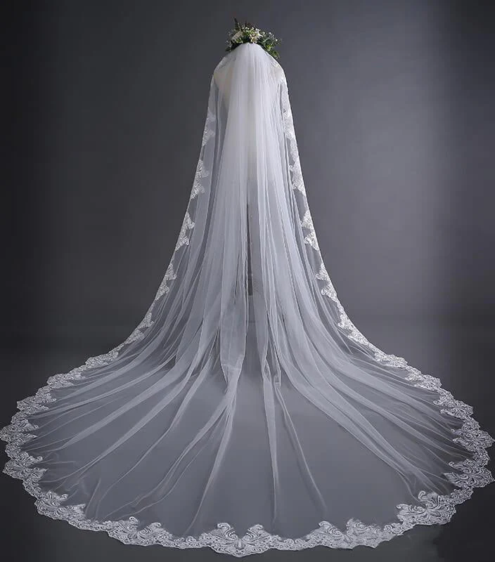 Spanish Vintage-Inspired Cathedral Mantilla Veil