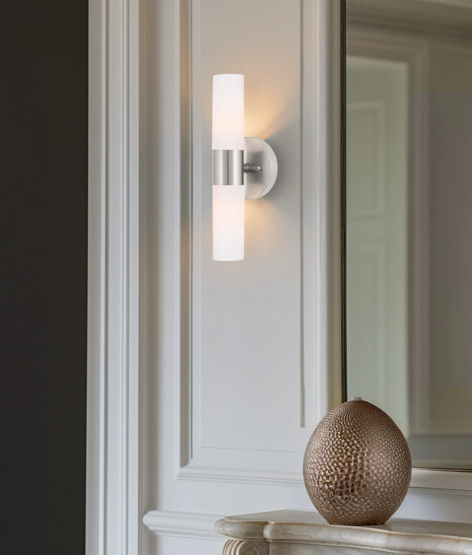 Duo 14 Modern Bathroom / Vanity Wall Sconce