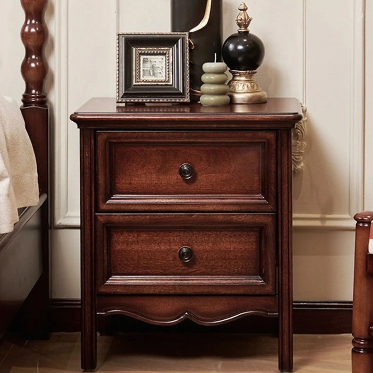 Traditional Cherry Bedside Table with 2 Drawers
