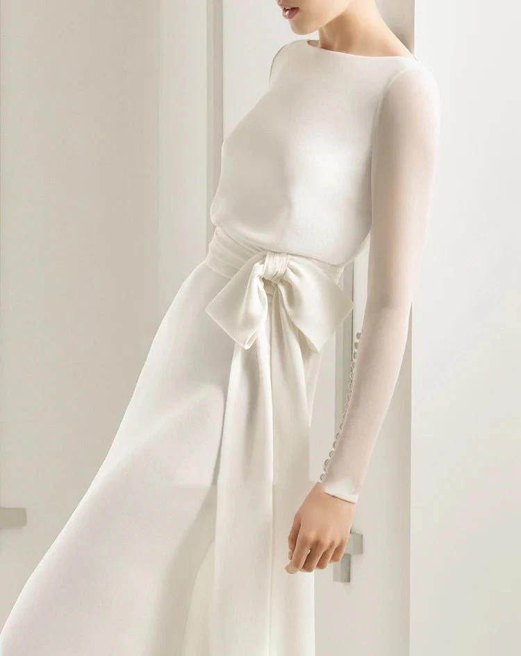 Simple Modest Chiffon Long Sleeve Wedding Dress With Decoratived Buttons and Bow