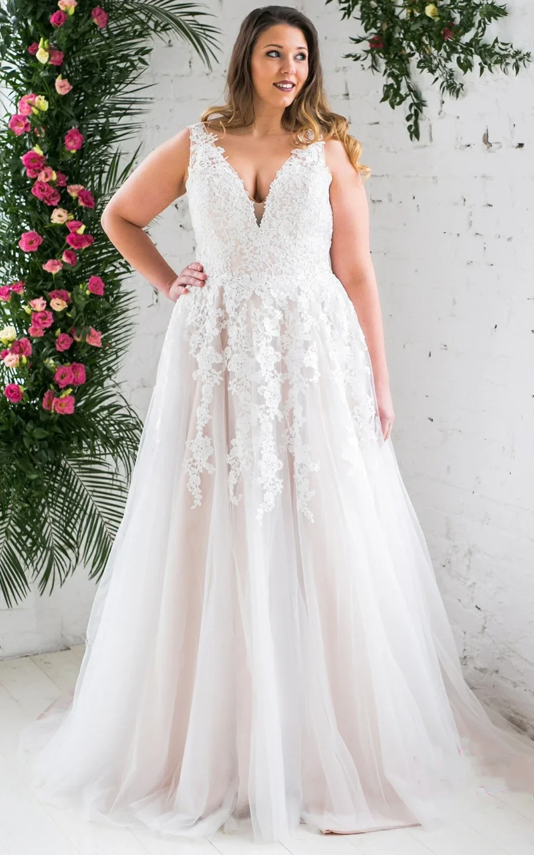 A Line Romantic Tulle Plunging Neckline Wedding Dress with Appliques