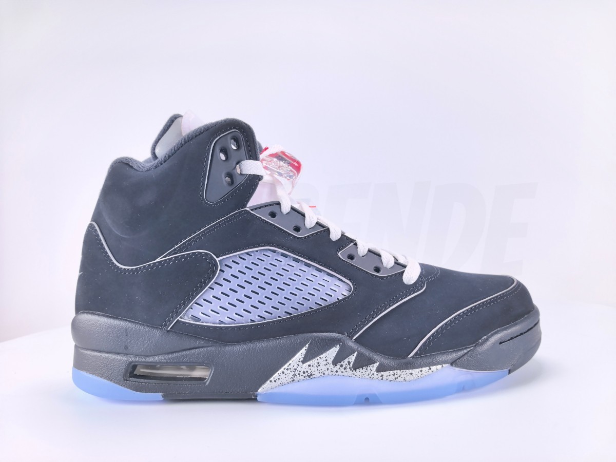 Jordan 5 Retro Black Metallic (2016) - Aktrende