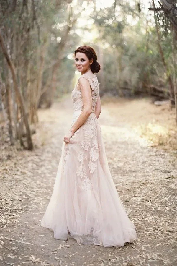 High Quality V-neck Sleeveless Floor-length Wedding Dress with Lace