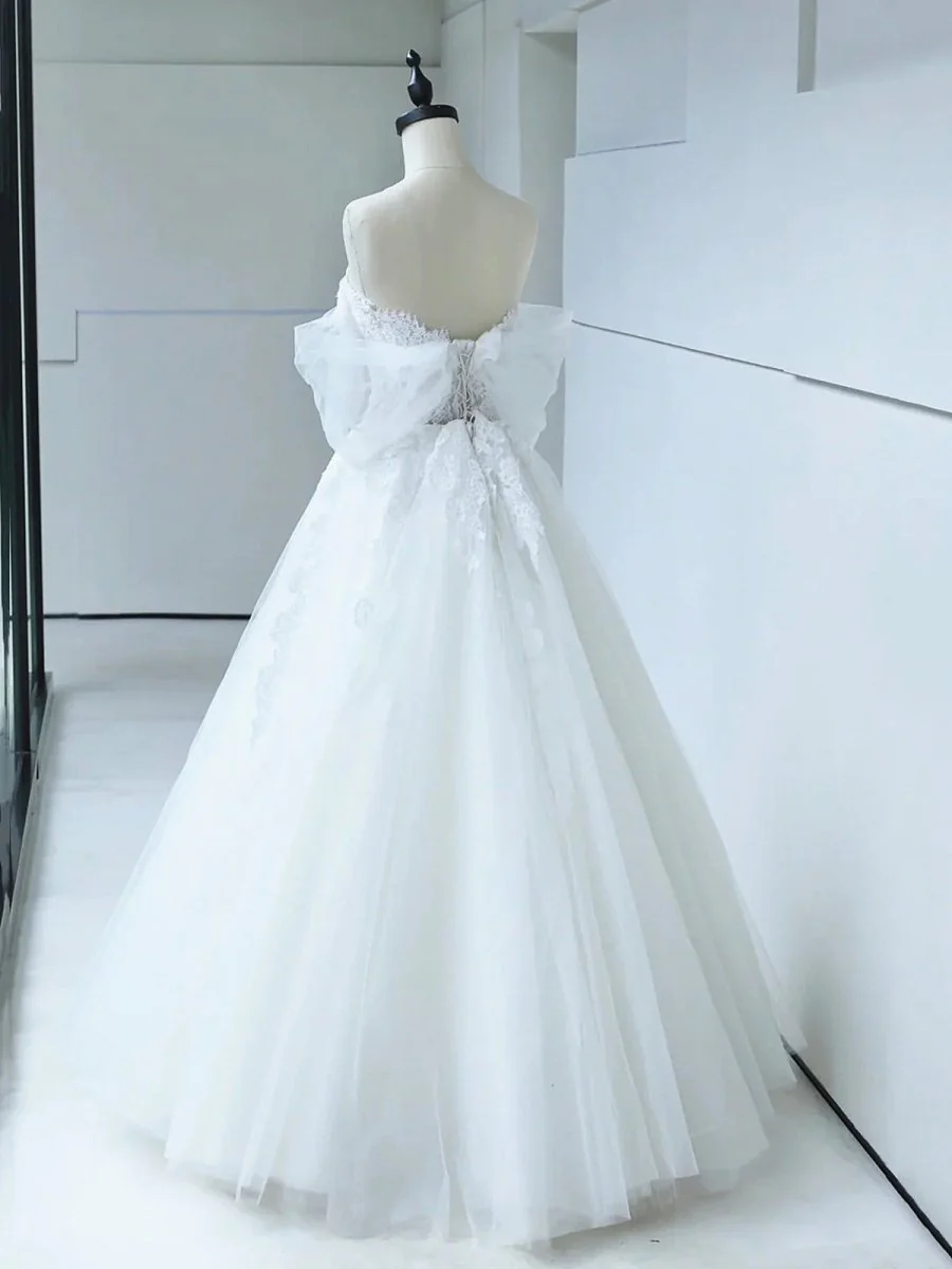 Off the Shoulder White Lace Appliques Sleeveless Lace-Up Wedding Dresses