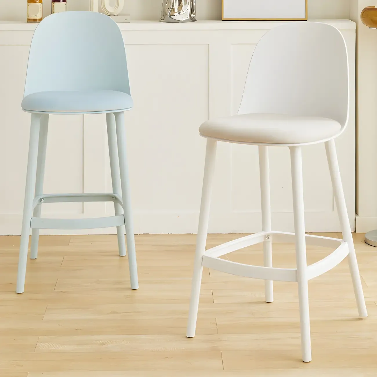 Modern Plastic Upholstered Bar Stool with Footrest