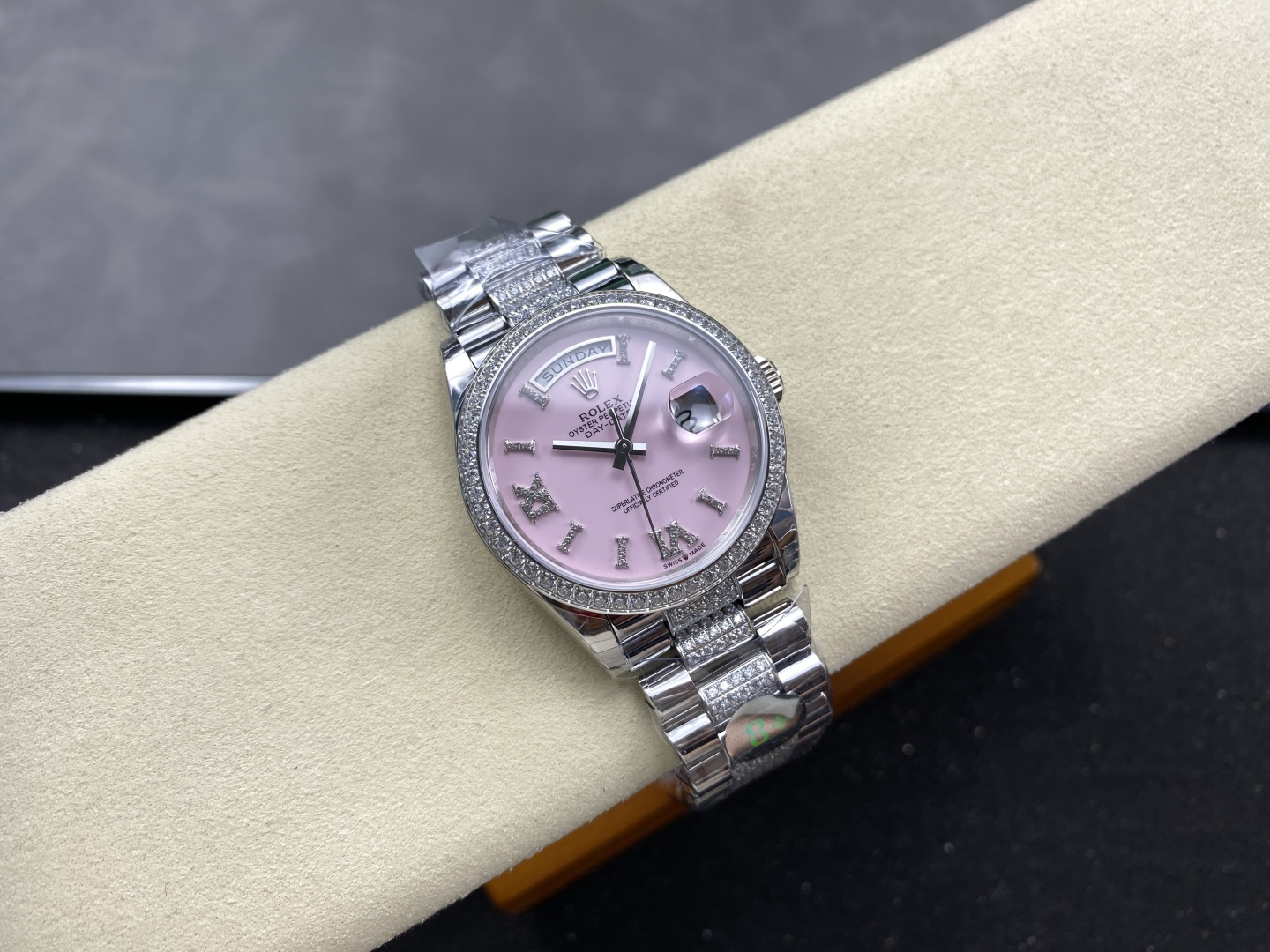 Rolex Day-Date replica 1:1 full set op horlogekussen