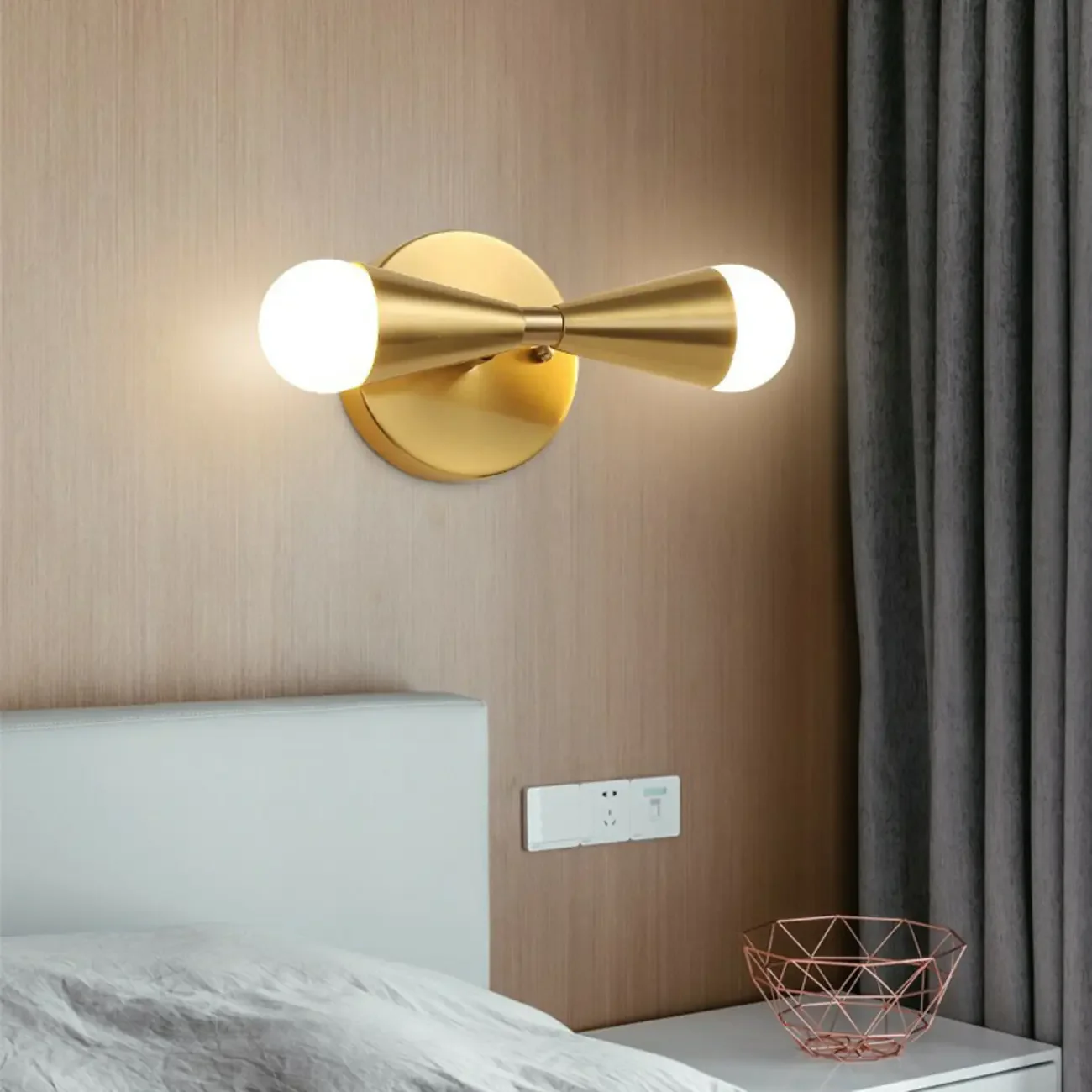 Elegant Straight 2-Light Wall Light Fixture in Gold