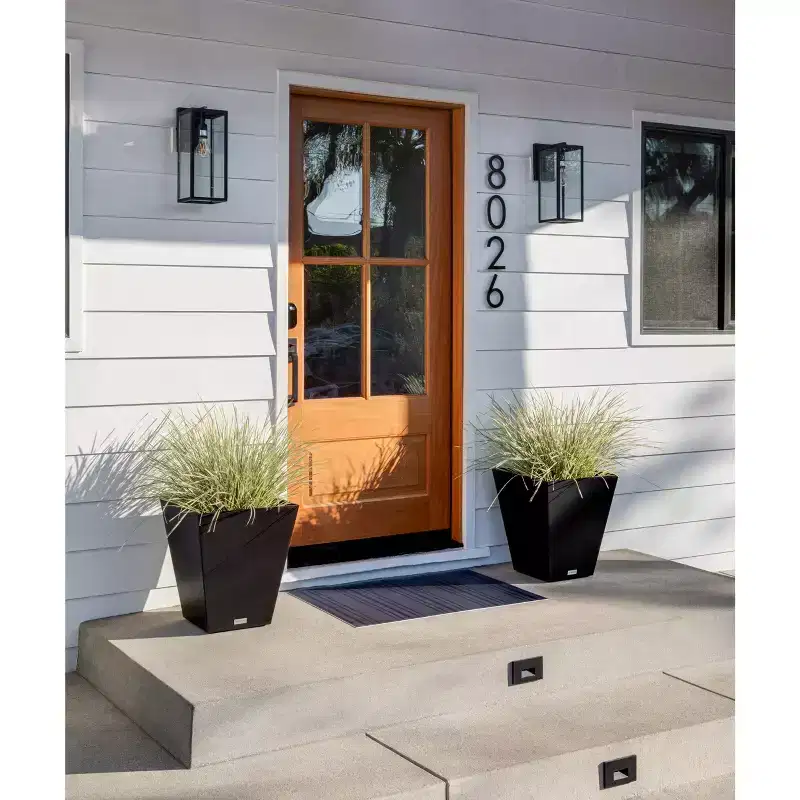 Veradek Pure Series Nobleton Plastic Planter