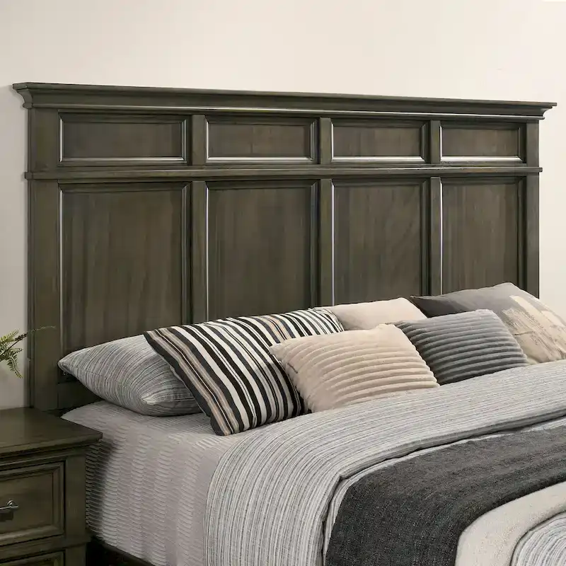 Evva Traditional Grey Wood 6-Piece Panel Bedroom Set