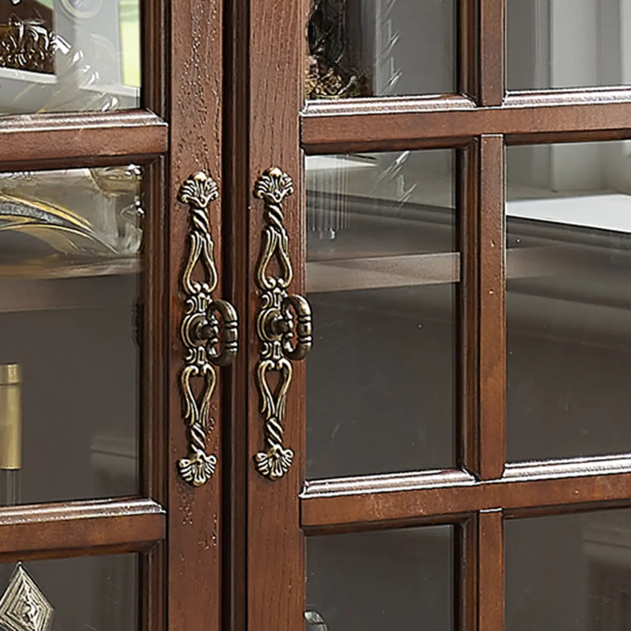 Traditional 34 Wood Wine Bar Cabinet with Drawers