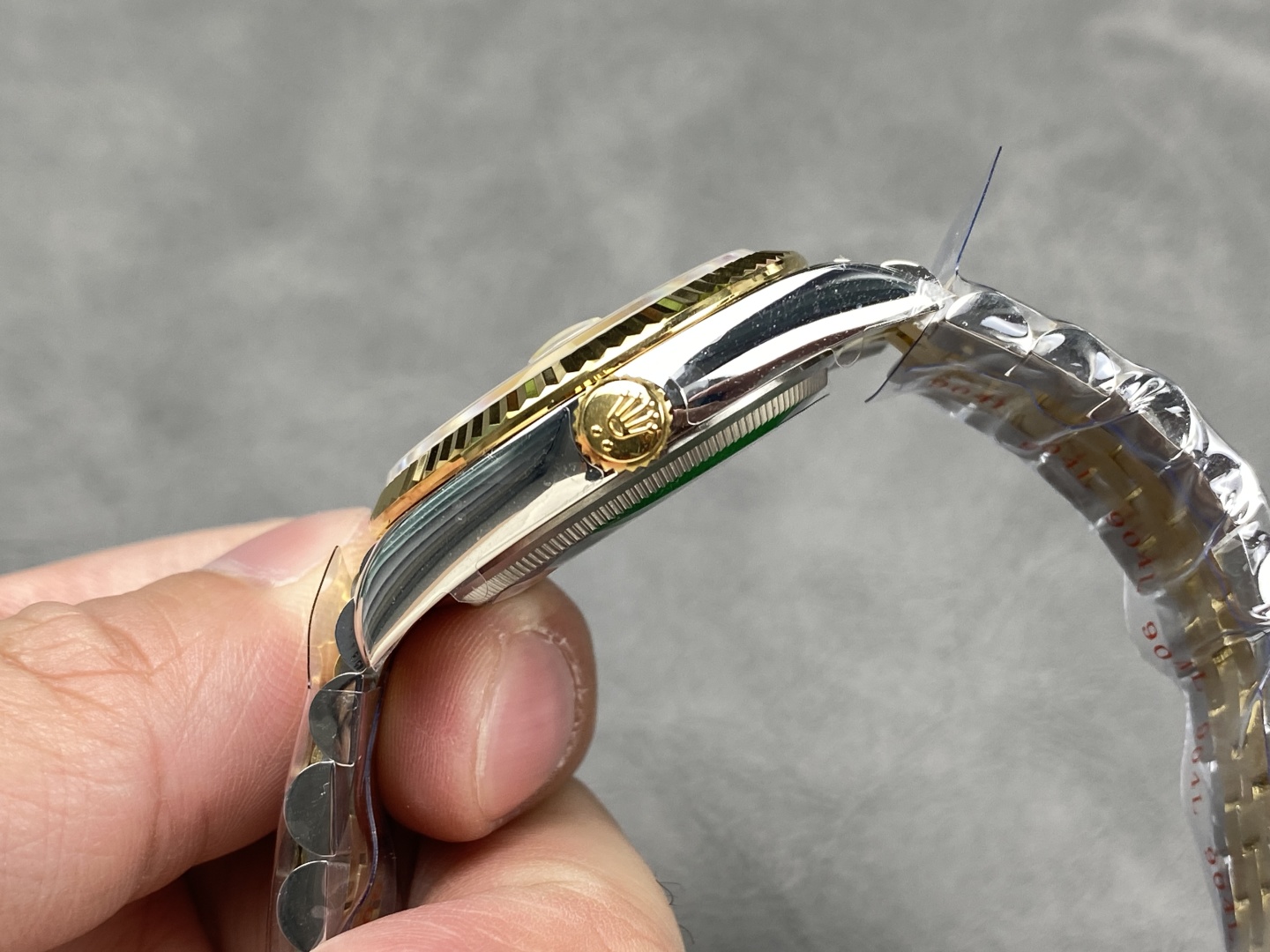Replica Rolex Datejust side profile and crown