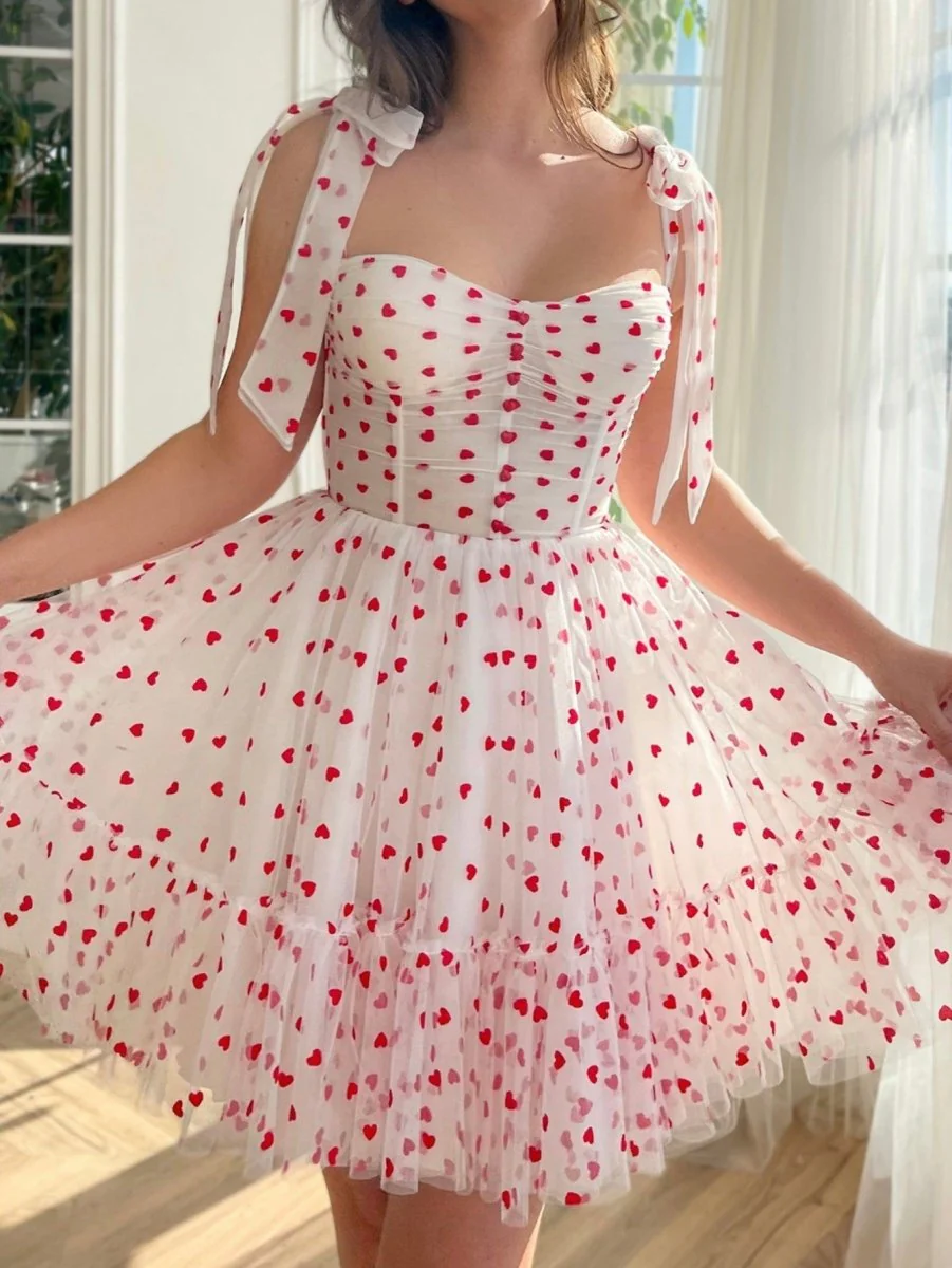 A Line Sweetheart Neck Tulle Homecoming Dress