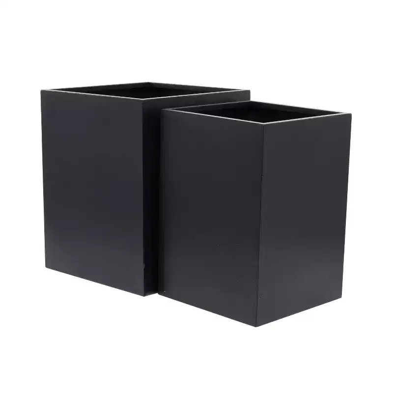 Olivia & May - 2pc Modern Novelty Metal Planter Pots