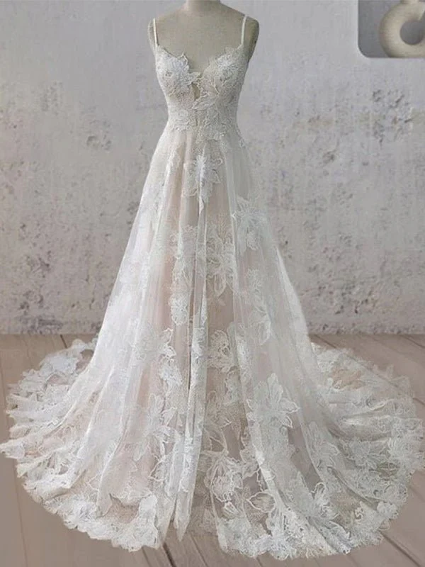 Boho White A-Line Lace Appliques Wedding Dress