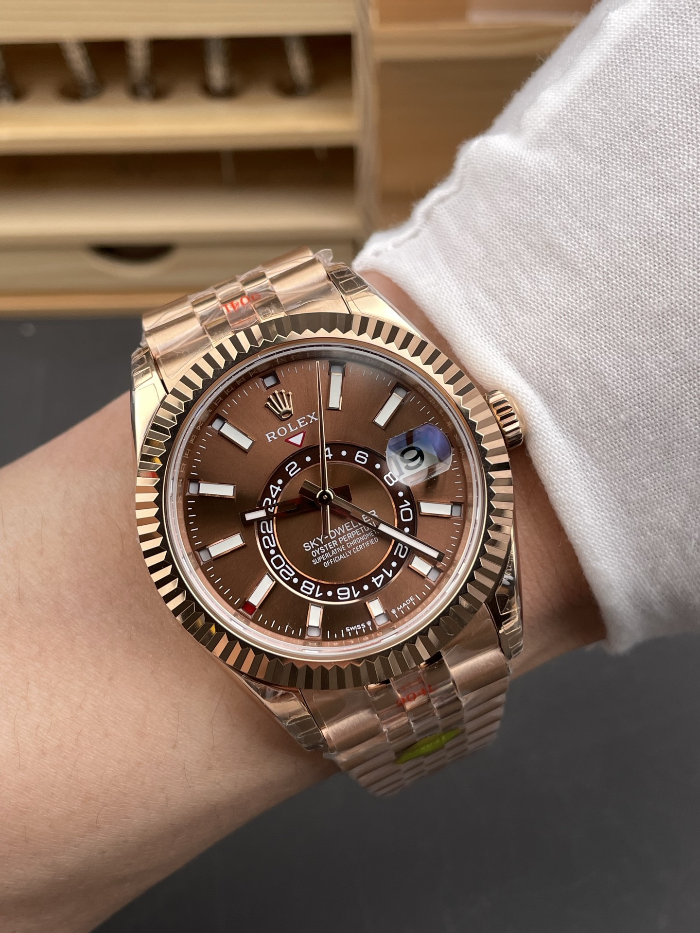 Rolex Sky-Dweller Rose Gold Replica mit 9002 Werk