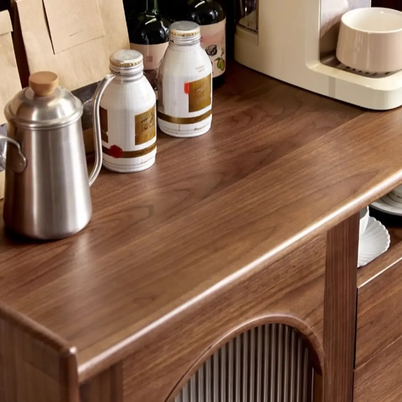 Lighting Brown Wooden Kitchen Buffet Cabinet with Hutch