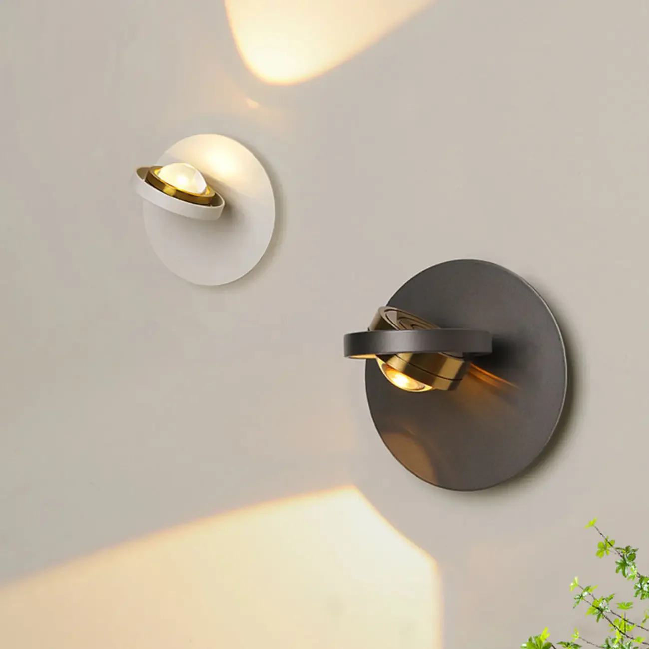 360° Rotatable Transparent Glass Metal Round Reading Wall Lamp