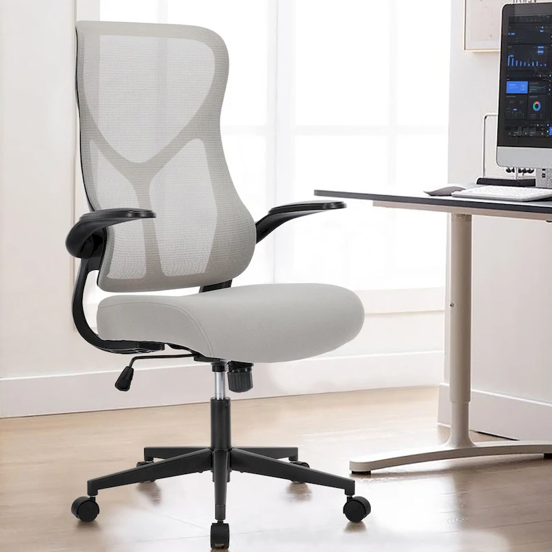 Comfortable Ergonomic Office Chair with Adjustable Features for Optimal Support and Relaxation.