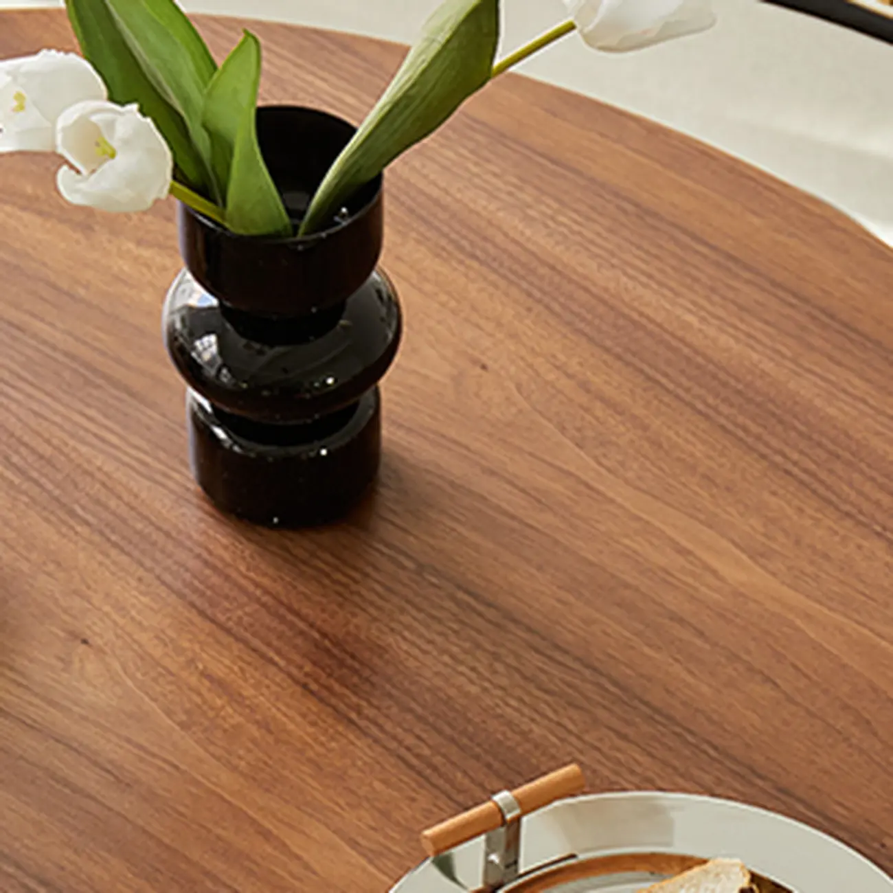 Casual Black Metal Wood Round Dining Table