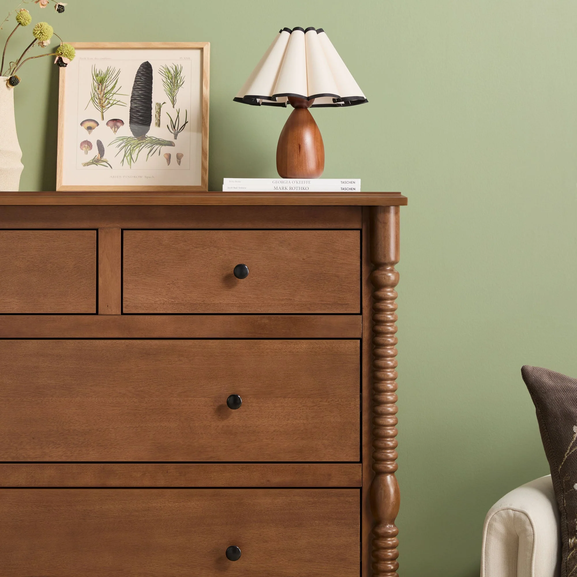 Traditional Vivienne 5-Drawer Easy Assembly Solid Wood Dresser