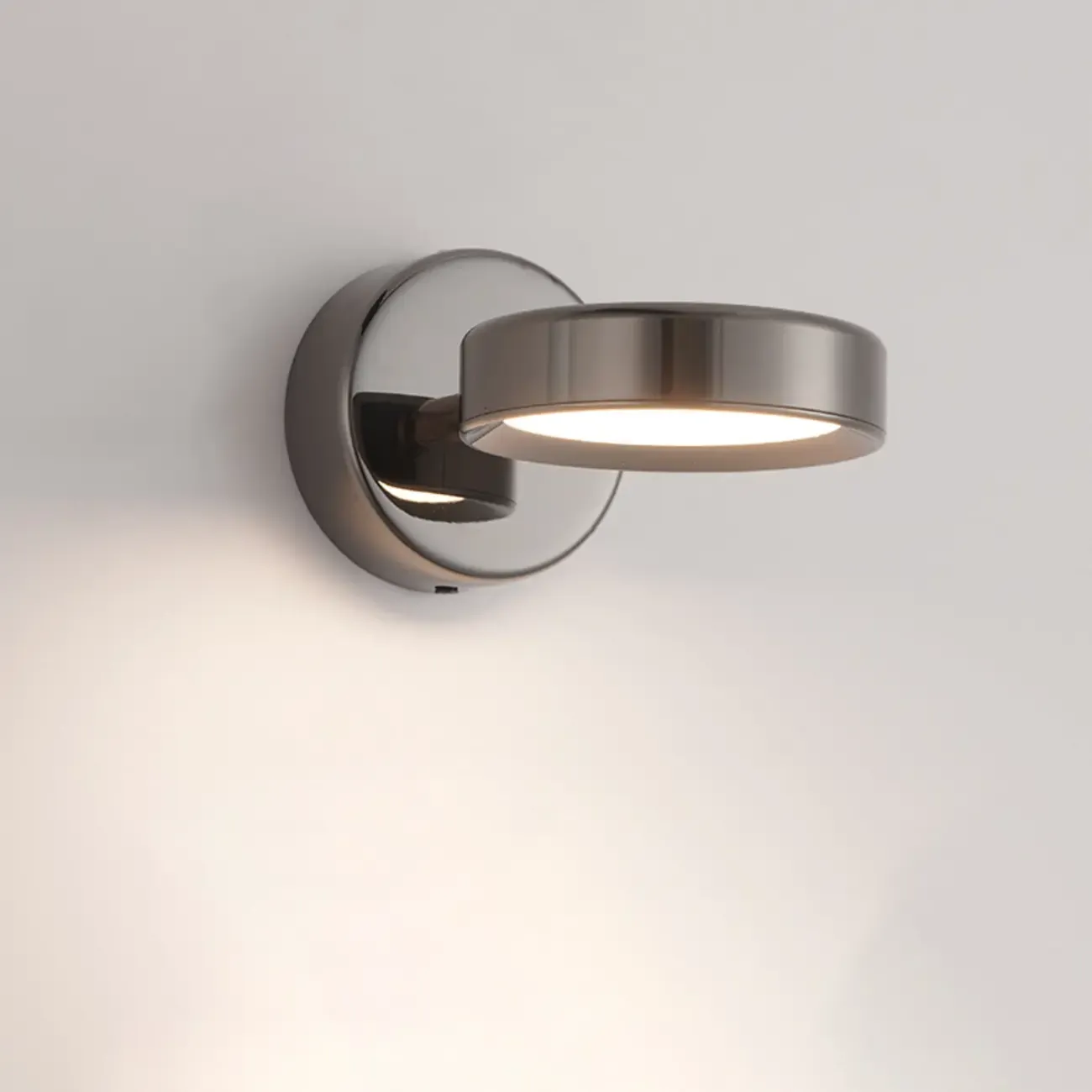 Modish Rotating Circular Chrome Wall Sconce